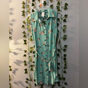 🦋🦋Super Cute Spring Dress NWT size medium🦋🦋